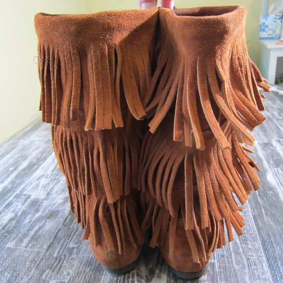 Gently Worn Minnetonka 3Layer Fringe Leather Boots - Picture 7 of 7